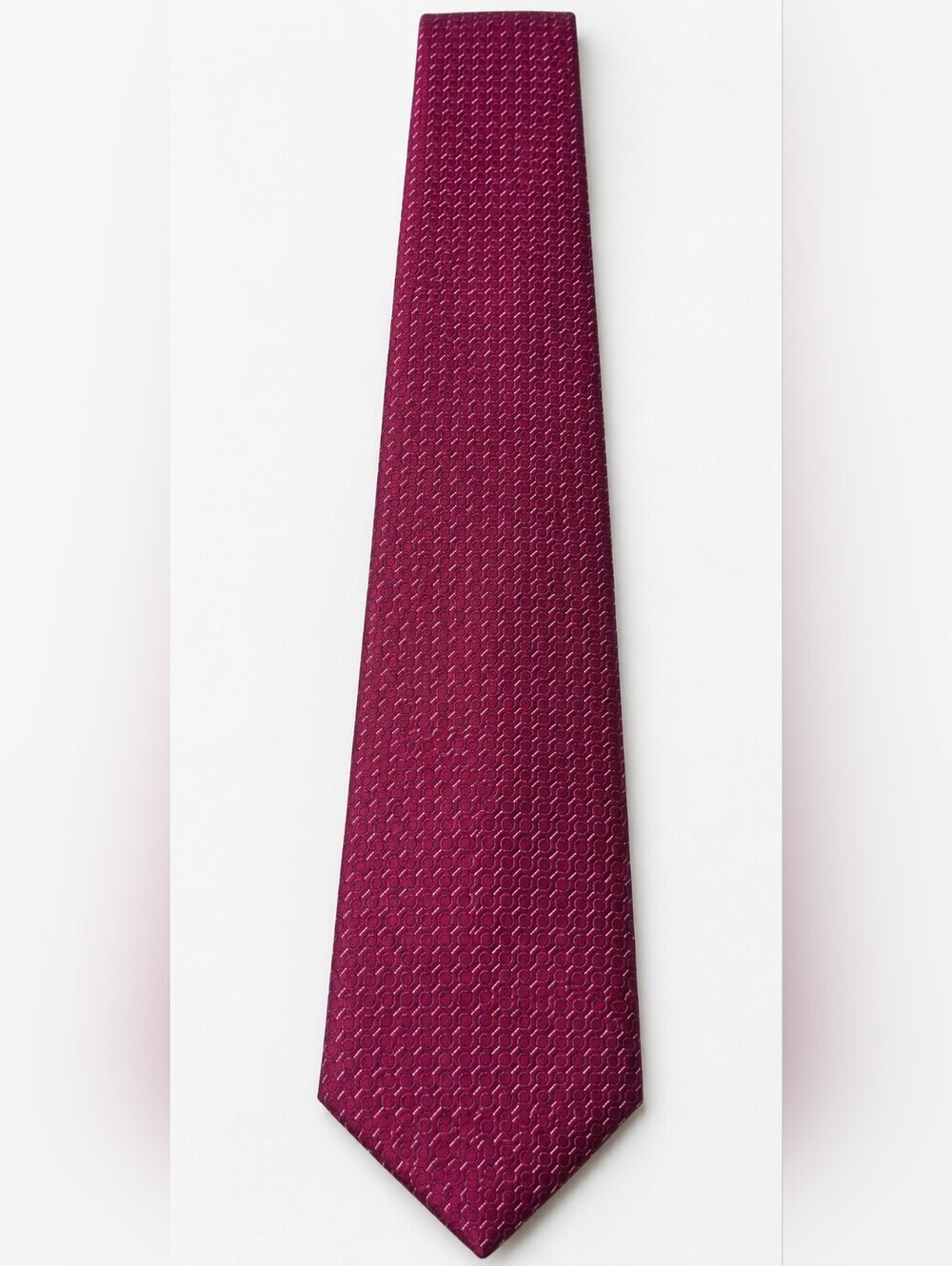 PERRY ELLIS 100% SILK TIE.